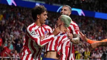 Los jugadores atléticos celebran el gol agónico de Griezmann.
