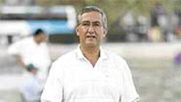 <b>VACACIONES</b>. Gregorio Manzano sigue descansando mientras espera la llamada del Atlético.