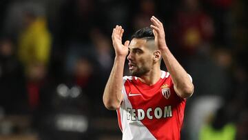 Monaco&#039;s Colombian forward Radamel Falcao leaves the pitch during the French L1 football match between Monaco (ASM) and Nice (OGCN) on February 4, 2017 at Louis II Stadium in Monaco. / AFP PHOTO / VALERY HACHE
