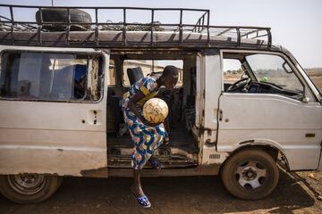 Las Gazelles de Gouandé, en el norte de Benin, son uno de los 16 equipos de fútbol establecidos en todo el país con el objetivo de dar a las mujeres más control sobre su futuro a través del deporte.