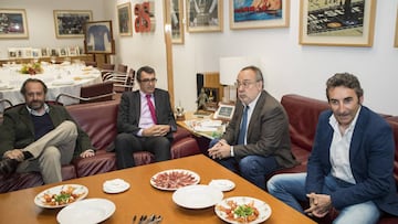 26/04/17 CICLISMO COMIDA VISITA PRESIDENTE DE UNIPUBLIC VUELTA A ESPA&Ntilde;A JAVIER GUILLEN ALFREDO RELA&Ntilde;O JUAN CANTON   FERNANDO ESCARTIN  