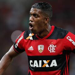 Los contrastes que viven Berrío y Cuéllar en el Flamengo