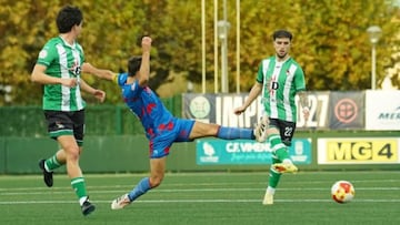 CF Vimenor 4-0 CD Revilla