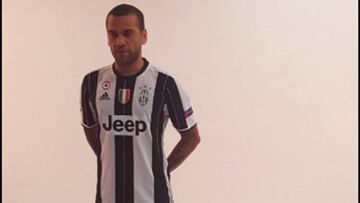 Alves: "Sería un honor compartir esta aventura con Mascherano"