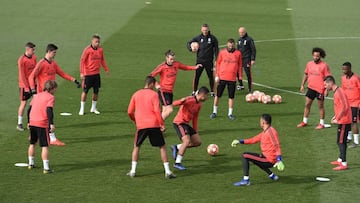 MADRID, SPAIN - MARCH 04: Real Madrid players train ahead the UEFA Champions League Round of 16 Second Leg match of the UEFA Champions League between Real Madrid and Ajax at Valdebebas training ground on March 04, 2019 in Madrid, Spain. (Photo by Denis Do