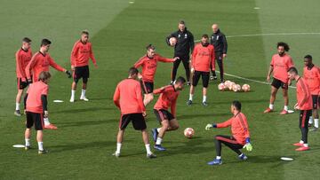 MADRID, SPAIN - MARCH 04: Real Madrid players train ahead the UEFA Champions League Round of 16 Second Leg match of the UEFA Champions League between Real Madrid and Ajax at Valdebebas training ground on March 04, 2019 in Madrid, Spain. (Photo by Denis Do