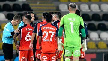 Esto no pasa todos los años en el fútbol chileno: los clubes grandes bajo alerta