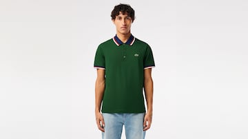 Polo Lacoste.