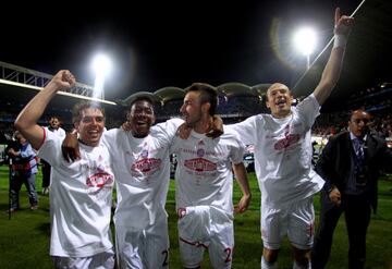 En la temporada 2009/10 Alaba debutó en el Bayern de Louis van Gaal que ganó la liga y la copa alemana y alcanzó la final de Champions League, que perdió contra el Inter. Alaba dispuso de minutos en la semifinal contra el Olympique de Lyon.