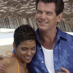 Pierce Brosnan salvó a Halle Berry de morir ahogada en 'Muere otro día'