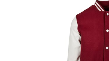 Esta chaqueta universitaria inspirada en el béisbol se va a convertir en la prenda de esta primavera (ya es superventas)