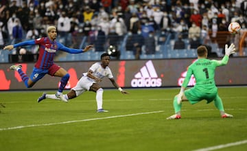 Vincius abrió el marcador y marcó el 0-1.