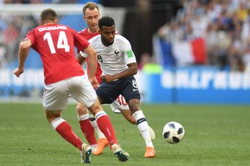 Thomas Lemar controla el balón.