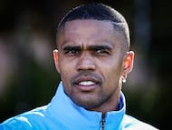 Brazil�s Douglas Costa speaks to the media in Sydney on September 2, 2024. Cristiano Ronaldo's former teammate, Brazil winger Douglas Costa, has signed a two-year deal to play in Australia with Sydney FC, the A-League side said on August 26. (Photo by DAVID GRAY / AFP)