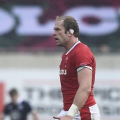 Alun Wyn Jones hace historia; cuchara de madera para ITalia