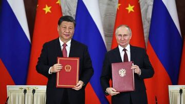 Russian President Vladimir Putin and China's President Xi Jinping attend a signing ceremony following their talks at the Kremlin in Moscow on March 21, 2023. (Photo by Mikhail TERESHCHENKO / SPUTNIK / AFP) (Photo by MIKHAIL TERESHCHENKO/SPUTNIK/AFP via Getty Images)