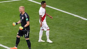 Christian Cueva fall&oacute; el penal frente a Dinamarca. 