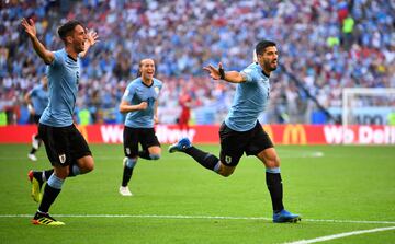 En Rusia, Uruguay presentaba un equipo que mezclaba veteranía con juventud. Suárez en delantera junto a Cavani llevó alos charrúas hasta cuartos de final donde se toparon con Francia, a la postre, campeona del mundo en aquella edición.