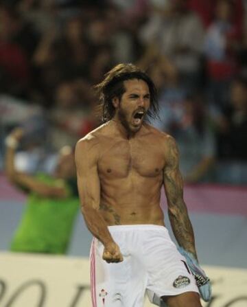 2-1. Larrivey celebra el segundo tanto.