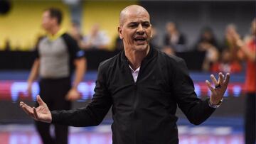 El Zaragoza destituye a Ocampo y negocia con Sergio Hernández