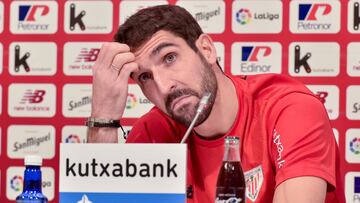 Raúl García, en rueda de prensa en Lezama