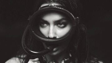 Irina Shayk también conquista como una buceadora