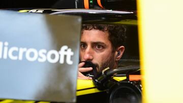 Renault's Australian driver Daniel Ricciardo sits in his car in the pits during the second practice session at the Autodromo Nazionale circuit in Monza on September 6, 2019 ahead of the Italian Formula One Grand Prix. (Photo by Miguel MEDINA / AFP)