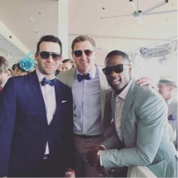 De izquierda a derecha: un comentarista televisivo, un tight end de 87 años y un running back de los Tennessee Titans. Si nos vamos dos años atrás, el tridente que hizo que los Dallas Cowboys acabasen drafteando a Dak Prescott y Zeke Elliott, Dios les bendiga.