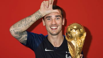 Así pedía autógrafos Griezmann a los campeones del mundo del 98