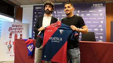 El Huesca presenta a Gürler y es optimista con Ghoddos