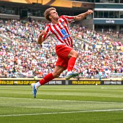 Atlético: en el tiempo de descuento, regateando al porvenir