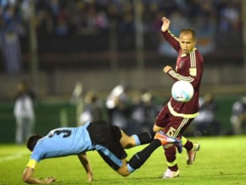 Alejandro Guerra recupera un balón. 