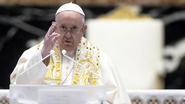 Pope Francis delivers his traditional Easter message and blessing  &ldquo;Urbi et Orbi&rdquo; from the Altar of the Chair of St. Peter&rsquo;s Basilica  on April 04, 2021.