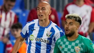Javier Rentero, centrocampista canterano del Legan¨¦s, en el ¨²ltimo partido de la temporada 2021-2022 contra el Almer¨ªa.