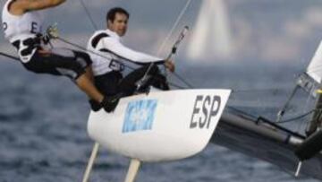 Los españoles, Echávarri y Paz