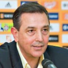 Alan Pulido tiene una semana para reportarse con el equipo