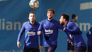 Messi y Sergi Roberto, en el entrenamiento de ayer por la tarde.