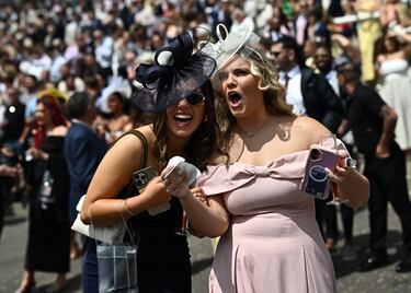 Ambiente durante  el primer día del Festival del Derby de Epsom en Surrey. Es una carrera de galope plano de 2423 metros de distancia y su primera edición fue en 1780.