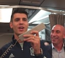 El homenaje a Morata en pleno vuelo donde acabó reconociendo quién pagaba esa noche la fiesta