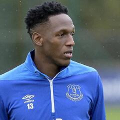 Leyenda del Everton aconseja que Mina aún no debe debutar