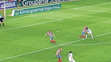 <b>PRIMER MINUTO. </b>Van Nistelrooy dispara desde fuera del área. El balón se cuela, es el 0-1 en el primer minuto del derbi del año pasado.