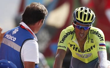 Nairo Quintana reina en La Camperona y es maillot rojo