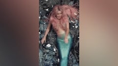 Shakira filmed a scene for her music video for “Copa Vacia”, portraying a mermaid sitting amongst trash and rats, one of which crawled right by her head.