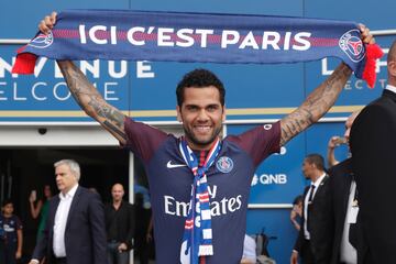 Dani Alves ha fichado por el PSG procedente de la Juventus libre 