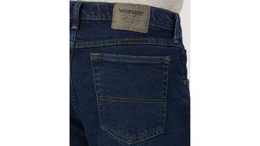 Estos jeans Wrangler de corte clásico tienen más de 34,000 valoraciones en Amazon