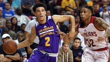 LAS VEGAS, NV - JULY 13: Lonzo Ball #2 of the Los Angeles Lakers drives to the basket against T.J. Williams #32 of the Cleveland Cavaliers during the 2017 Summer League at the Thomas &amp; Mack Center on July 13, 2017 in Las Vegas, Nevada. NOTE TO USER: User expressly acknowledges and agrees that, by downloading and or using this photograph, User is consenting to the terms and conditions of the Getty Images License Agreement.   Ethan Miller/Getty Images/AFP
 == FOR NEWSPAPERS, INTERNET, TELCOS &amp; TELEVISION USE ONLY ==