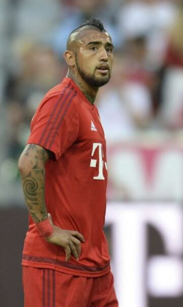 Arturo Vidal durante su debut en la Bundesliga por Bayern Munich ante Hamburgo.