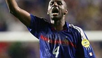 <b>DESEO</b>. El francés del Arsenal gusta al presidente del Real Madrid.