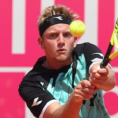 Davidovich gana por primera vez en ATP y Carreño cae en Estoril