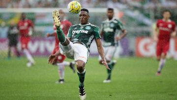 Yerry Mina sufre fractura leve del quinto metatarsiano